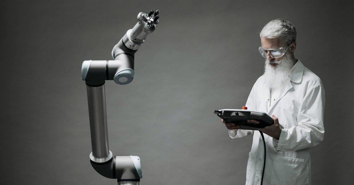 AI automation and agents that keep people in charge