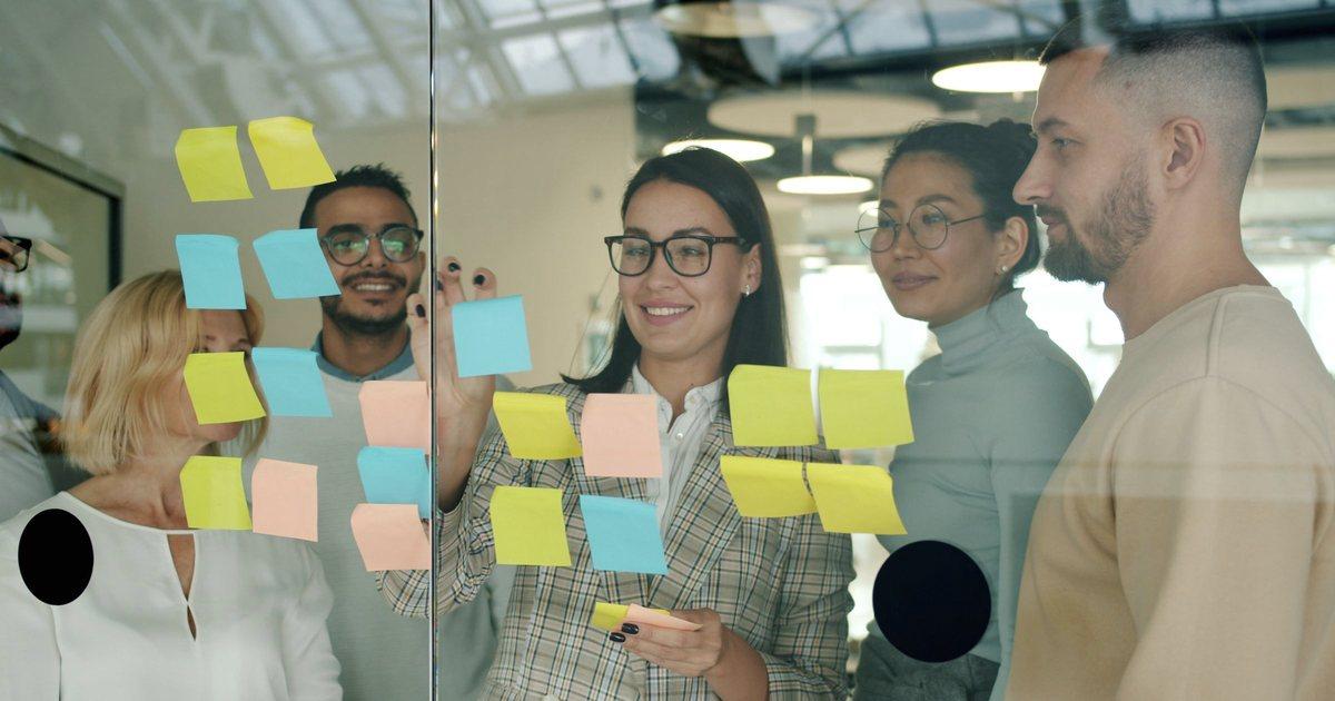 KI-gestütztes Software-Produkt-Engineering von der Discovery bis zum Betrieb